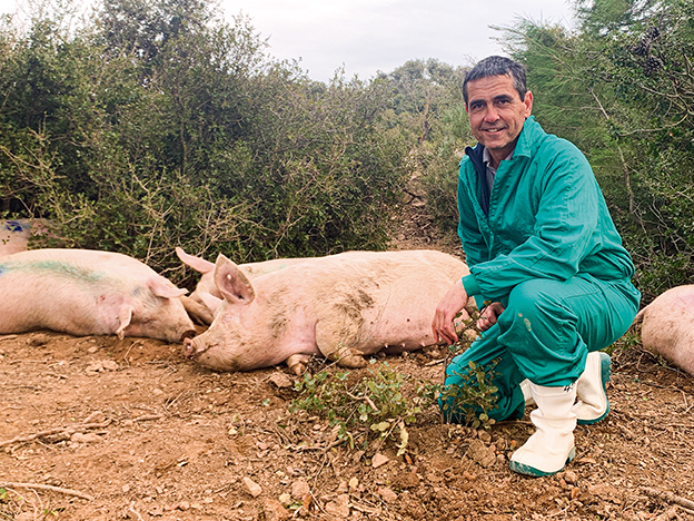 ganadero con granja ecologica albi