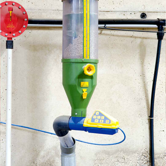 Imagen del dositronic de Rotecna montado en granja